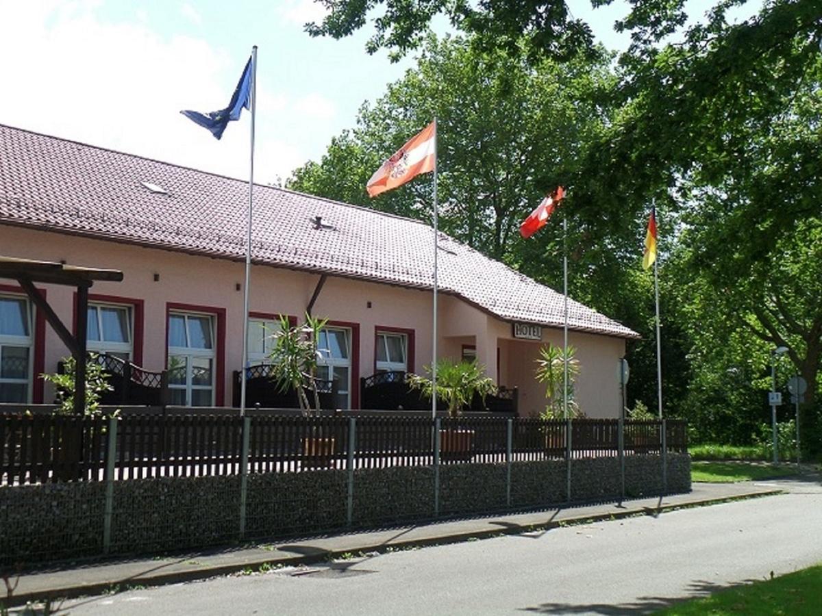 Hotel Garni Heuschober Friedrichshafen Exterior photo